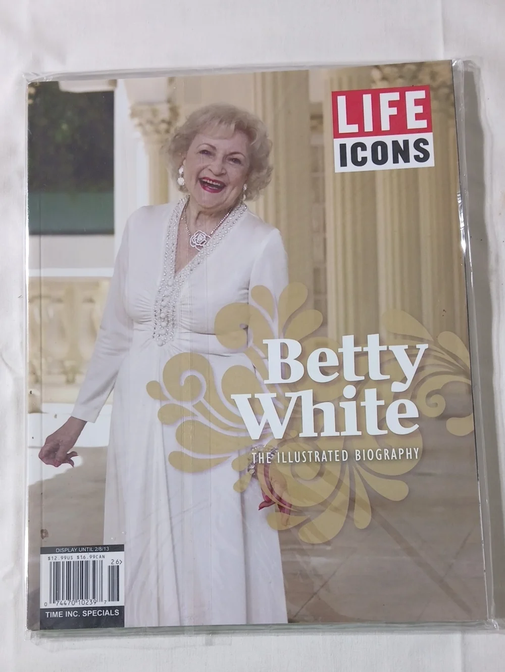 Betty White Illustrated Biography Magazine - Icons - White